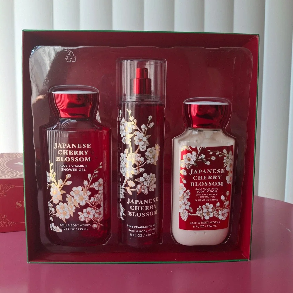 Bath & Body Works JAPANESE CHERRY BLOSSOM Gift Set 3-Piece Boxed Set